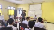Anggota DPRD Jawa Barat H. Jenal Aripin Gelar Pendidikan Demokrasi di SMKN 1 Karawang