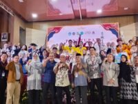 Foto bersama usai penyelenggaraan Pertemuan SELA BKS PTN Barat 2026 di Universitas Singaperbangsa Karawang (Unsika). (Damara Ichsan/Mediaseruni)