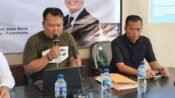 Anggota DPRD Jabar H. Jenal Aripin reses di Kampung Cidoro Desa Cigunungsari Kecamatan Tegalwaru, Karawang. (Iman Suryana/Mediaseruni)