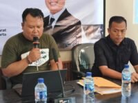 Anggota DPRD Jabar H. Jenal Aripin reses di Kampung Cidoro Desa Cigunungsari Kecamatan Tegalwaru, Karawang. (Iman Suryana/Mediaseruni)