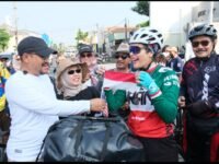 Dari Iran ke Bali! Pesepeda Pembawa Misi Perdamaian Disambut Meriah Warga Pemalang