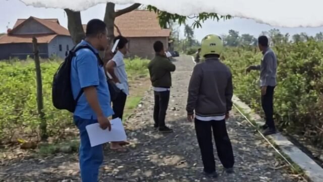Tim Kecamatan Ulujami Turun Langsung! Dana Desa Kertosari Tahap I 2026 Diperiksa, Camat Waluyo Tegaskan Transparansi dan Akuntabilitas