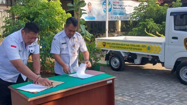 PT Desa Sarana Mutiara Serahkan Kendaraan Operasional dan Sarpras Kebersihan untuk DLH Pemalang, Perkuat Sinergi Wujudkan Kota Bersih
