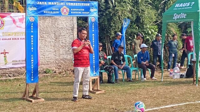 Ketua PSSI Kabupaten Bandung Barat Apresiasi Turnamen Sepak Bola Usia Dini di Desa Mekarjaya