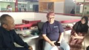 Rapat terbatas Pengurus Gerakan Seni dan Budaya Nusantara (Gesantara) di Kawasan Pasar Atas Cimahi. (Chandra Permana/Mediaseruni)