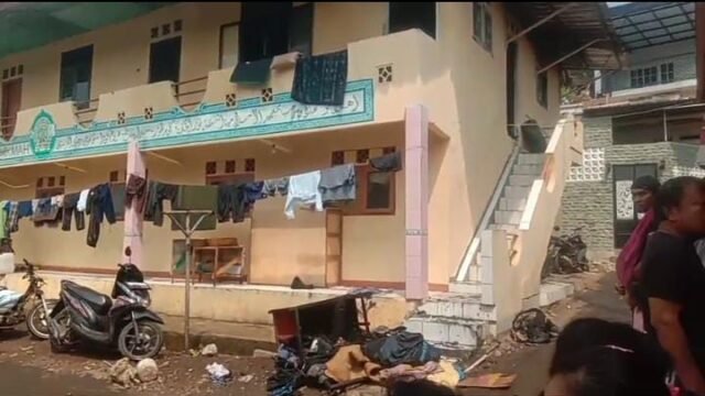 Ponpes di Sukabumi Terbakar Gegara Hape yang Sedang Dicas