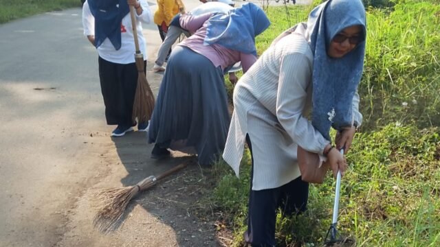 Korve Jumat Bersih di Sirkuit Widuri, Camat Pemalang Ajak ASN Jadi Pelopor Lingkungan Bersih