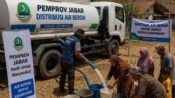 8,7 Juta Liter Air Bersih Disalurkan ke 23 Daerah di Jabar, Karawang Kebagian 595.000 Liter