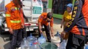 8,7 Juta Liter Air Bersih Disalurkan ke 23 Daerah di Jabar, Karawang Kebagian 595.000 Liter