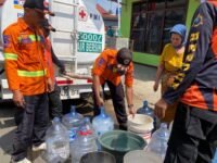 8,7 Juta Liter Air Bersih Disalurkan ke 23 Daerah di Jabar, Karawang Kebagian 595.000 Liter