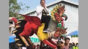 H. Jenal Aripin Disambut Naik Odong-Odong di Milangkala Desa Ciwulan ke-42