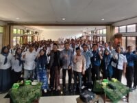 Jenal Aripin Bekali Pendidikan Demokrasi Siswa SMK Mitra Karya Jadi Generasi Sadar Berbangsa
