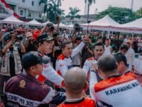 Bupati Aep Syaepuloh memimpin langsung galang dana bencana NTT di Plaza Pemda Karawang. (Mediaseruni)