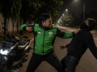 Begal di Tasikmalaya Keok Lawan Abang Ojol, Sempat Kabur Tapi Diringkus Warga