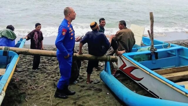 Gelombang Tinggi Diduga Sebabkan Laka Laut di Cipatujah: Dua Orang Belum Ditemukan, Satu Selamat