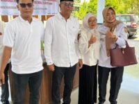 “Beda Pilihan, Tetap Bersahabat: Purwati dan Sunarto Warnai Pilkades Pamutih dengan Keakraban”