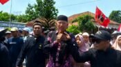 Resmi Daftar Pilkades Loneng, Indra Ade Himawan Usung “JUARA” dan Janji Rangkul Semua Warga