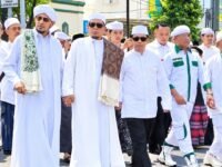Ribuan Jemaah Padati Maulid Akbar di Kauman Pekalongan, Rizal Bawazier Ikut Membaur