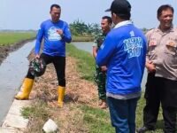 Partai Demokrat gelar Laskar Langit Biru di Mekarmulya, Karawang. Jenal Aripin ajak warga, TNI, dan polisi bersihkan saluran air antisipasi banjir Cibeet.