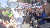 Didesak Aksi Unjuk Rasa saat HUT Karawang ke-393, Dedi Mulyadi Janji Percepat Perbaikan Jalan Loji-Pangkalan