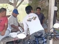 Jumat Berkah, Relawan Bahagia Bagikan 100 Paket Makanan Siap Saji di Desa Wadas