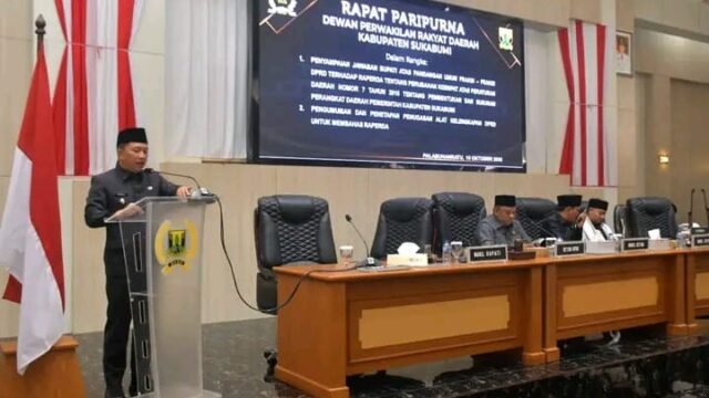 Wabup Andreas Sampaikan Strategi Penataan Perangkat Daerah di Paripurna DPRD