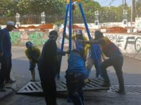 Antusipasi Banjir, PUPR Bersihkan Sampah di Terowongan Gonggo