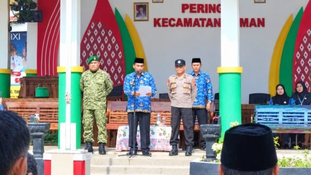 Camat Taman Tekankan Netralitas dan Integritas Pemerintah Desa, Kepercayaan Publik Harus Dijaga