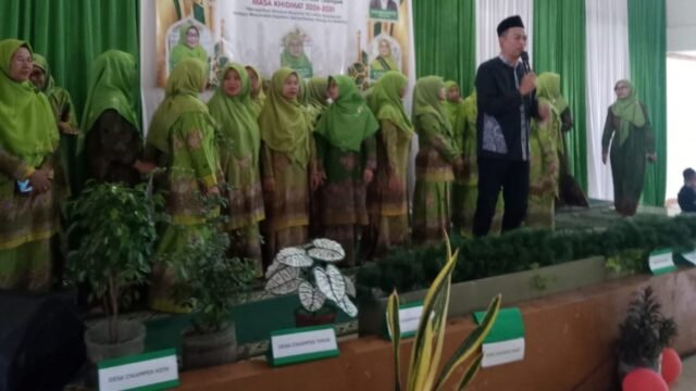 H. Jenal Aripin Hadiri Pelantikan 10 Pimpinan Ranting Muslimat NU se-Kecamatan Cikampek