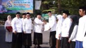 Apresiasi Santri Berprestasi Kang Rey Pimpin Upacara Hari Santri Nasional di Subang