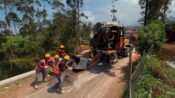 Bukan Truk Molen Biasa, Kendaraan Misterius Ini Jadi Andalan Baru Dedi Mulyadi Bangun Jalan Desa