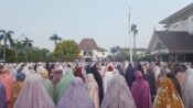 Tempuh Jalur Langit, Pemkab Karawang Gelar Salat Istisqa Minta Hujan di Tengah Kemarau Panjang