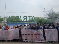 Tak Kunjung Terbit, Warga Poponcol Labrak BPN Karawang Tagih Sertifikat PTSL